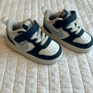 Baby/toddler boy size 6 Nike shoes in navy, silver, white